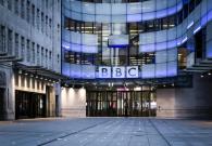 BBC đóng cửa hai kênh truyền hình, cắt giảm hàng nghìn việc làm