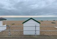 Căn chòi ven biển East Sussex rộng chưa tới 4m2 được rao bán £40,000