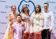 Nỗi lòng của ca sĩ Mỹ Lệ khi 2 con gái 'nói 6 thứ tiếng, đỗ 5 trường đại học ở Anh'