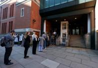 Manchester: chồng chuốc thuốc vợ suốt 20 năm để đàn ông khác c.ưỡng h.iếp