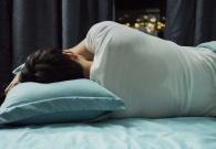 Dấu hiệu trên gối và chăn buổi sáng có thể cảnh báo ung thư