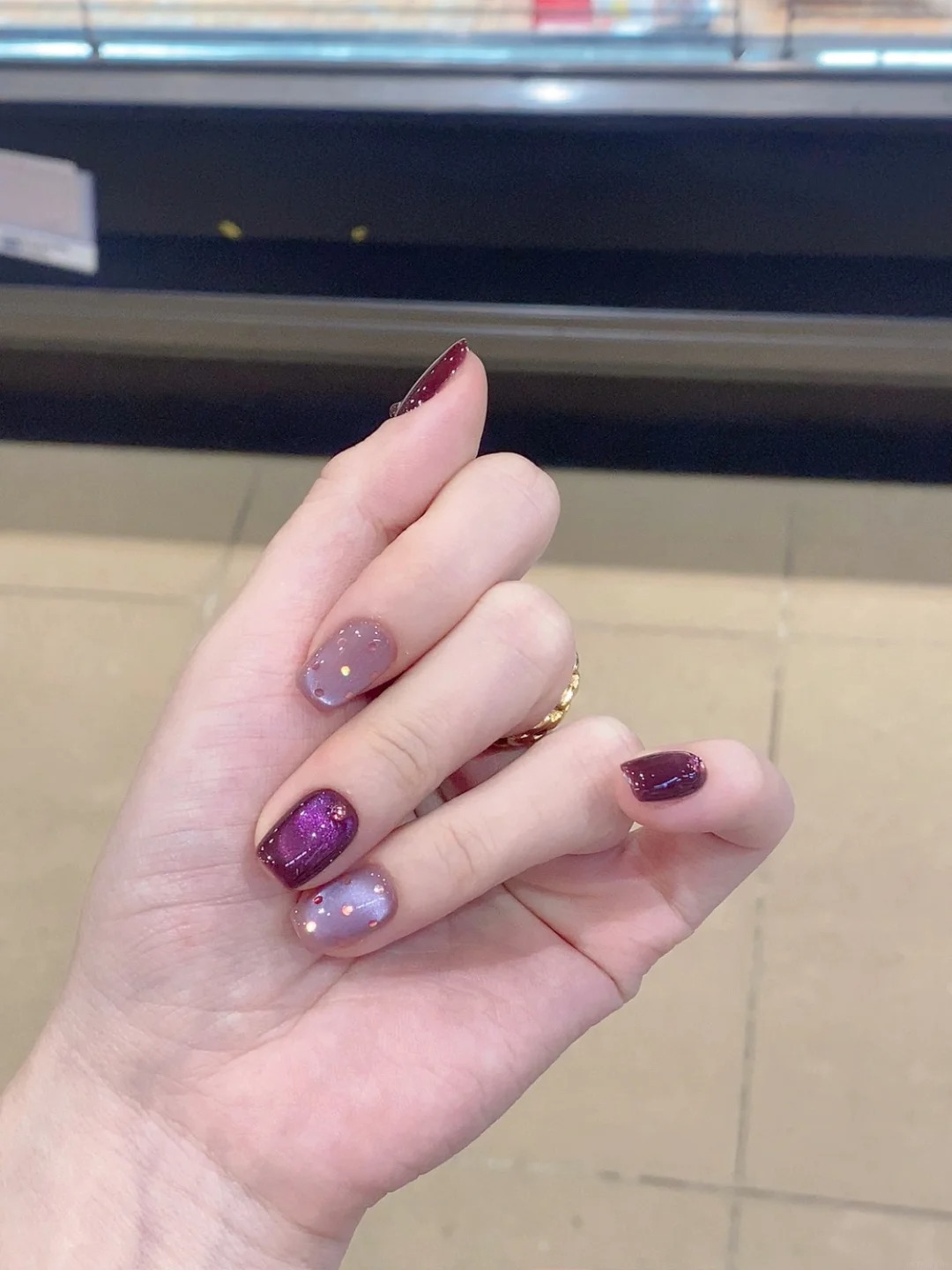 nail quiet luxury 8