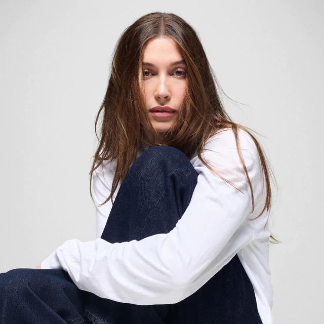 GAP jeans hailey bieber 1