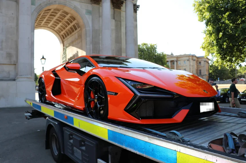sieu xe bi bo o london 1
