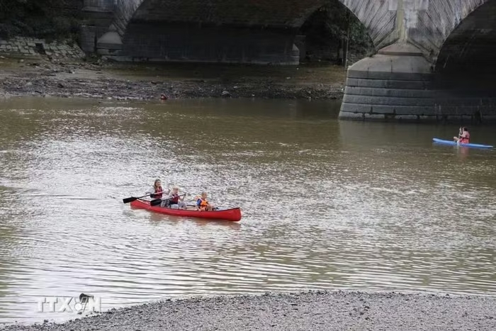 song thames 2
