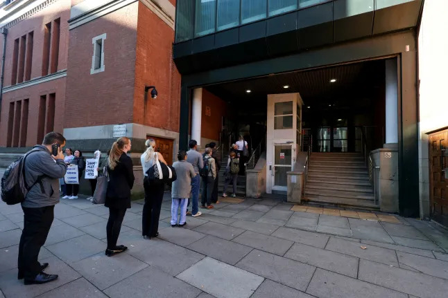 Manchester: chồng chuốc thuốc vợ suốt 20 năm để đàn ông khác c.ưỡng h.iếp