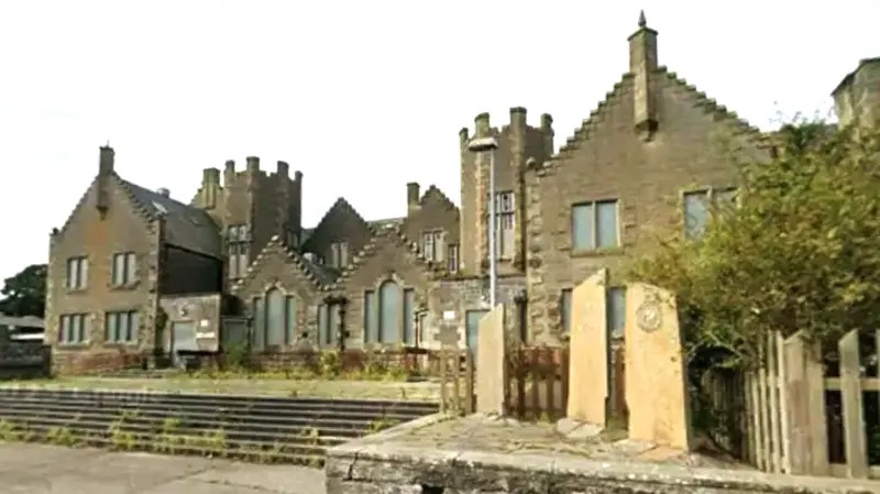 truong hoc can sa scotland