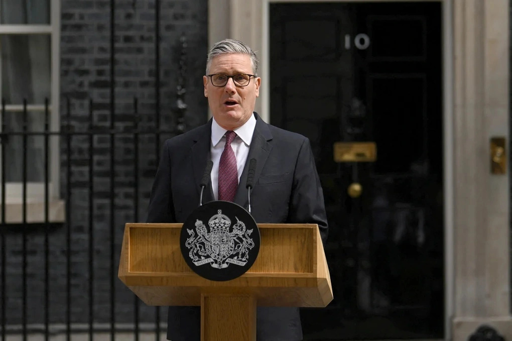 Thủ tướng Keir Starmer gần như bật khóc trong tuyên bố từ chức